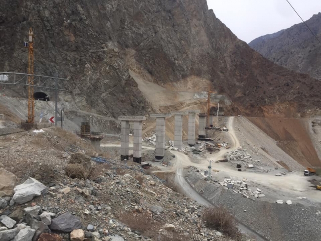 Yusufeli Barajında gövde yüksekliği 64 metreye ulaştı